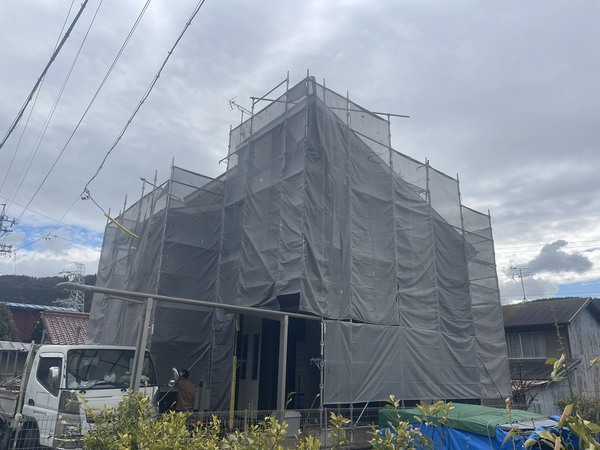 足場工事スタート✨