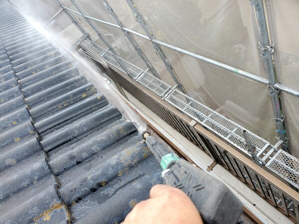 雨樋の洗浄、補修　勾配調整　四日市市