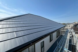 屋根上貼り・外壁塗装工事（営業担当：菅原）